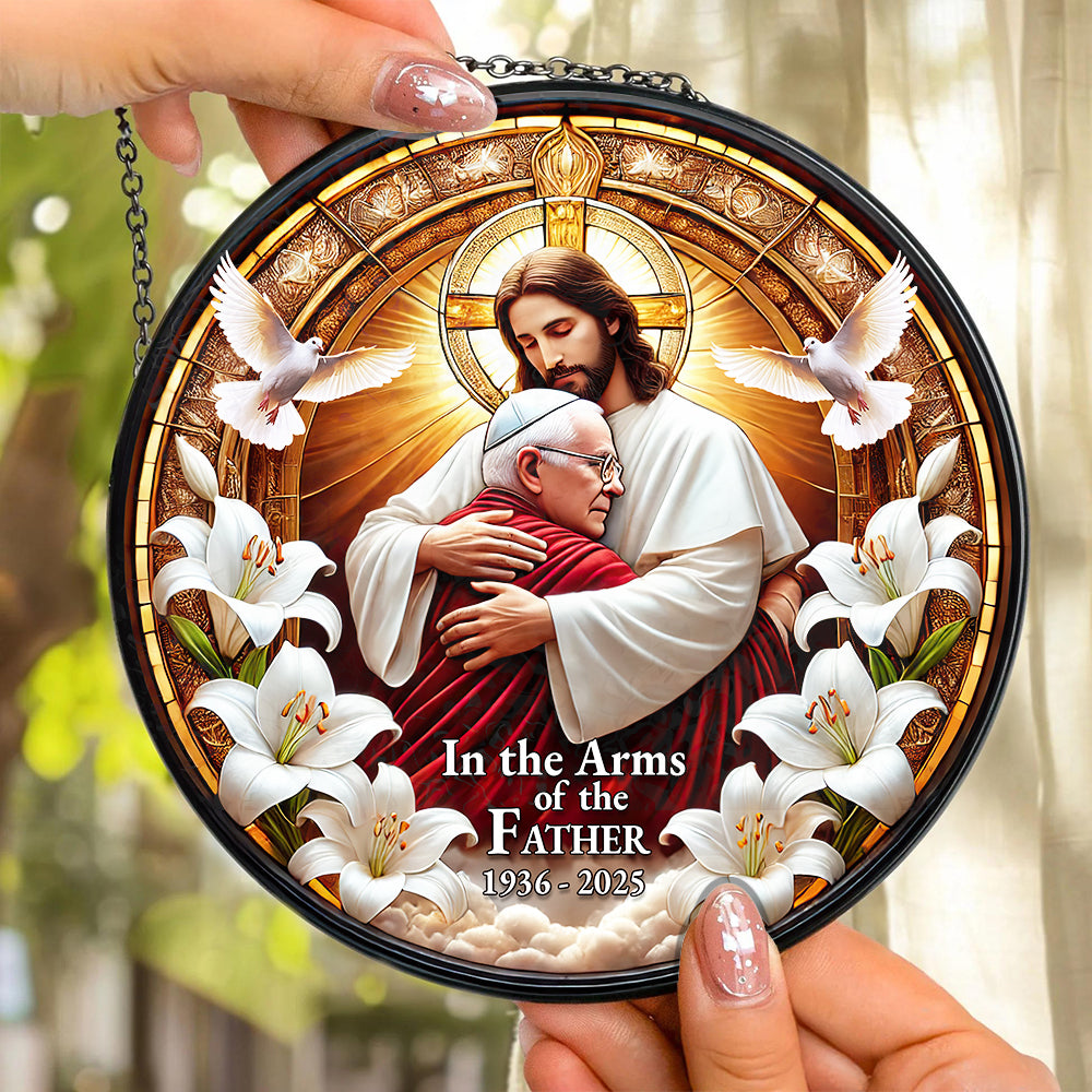 Alternative view of In The Arms Of The Father - Pope Francis Stained Glass Ornament 07hudt220425