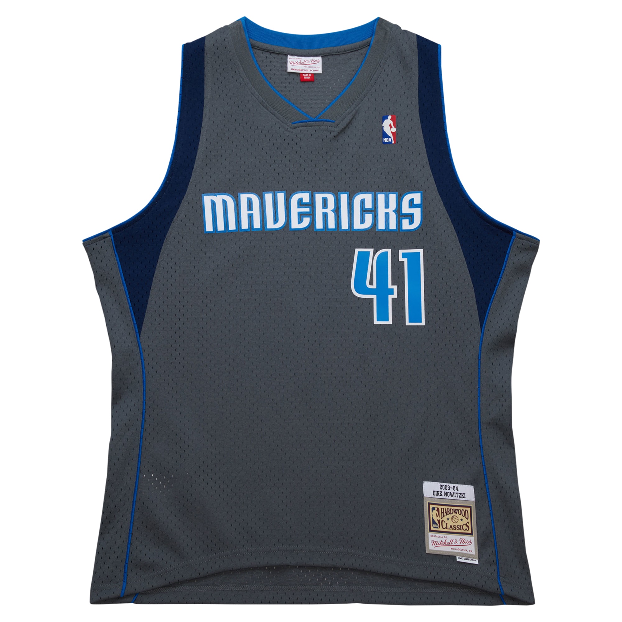 Alternative view of Dirk Nowitzki Dallas Mavericks Mitchell & Ness 2003/04 Hardwood Classics Swingman Jersey - Gray